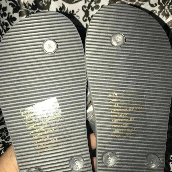 L’AMOUR FLIP FLOPS WITH ROSETTES NEW SZ 2 - Picture 4 of 5